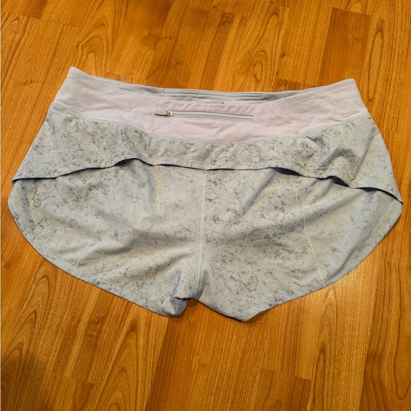 LULULEMON SPEED UP SHORTS “2.5 inch” - Picture 2 of 5